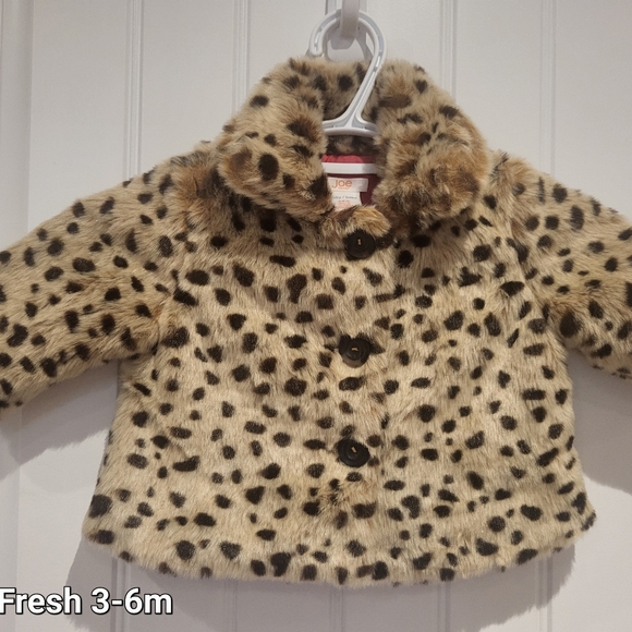 2/$25 🏷 Joe Fresh Leopard Jacket Size 3-6m - Picture 2 of 2